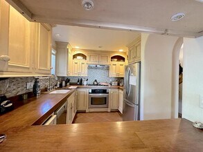 3375 Foothill Rd in Carpinteria, CA - Building Photo - Building Photo
