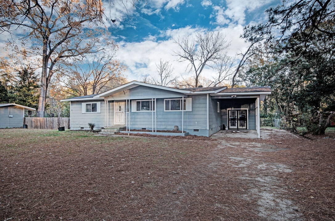 4240 Azalea Dr in Jackson, MS - Building Photo