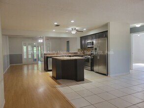 12387 Seagate St in Spring Hill, FL - Building Photo - Building Photo