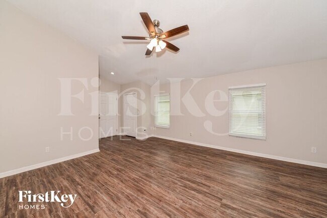 7435 Oxford Garden Cir in Apollo Beach, FL - Building Photo - Building Photo