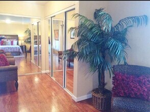 238 S Park Victoria Dr in Milpitas, CA - Foto de edificio - Building Photo