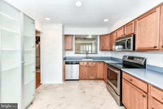 21 Fendall Ave in Alexandria, VA - Building Photo - Building Photo