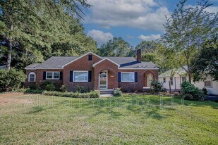 739 Anderson Dr in Williamston, SC - Building Photo