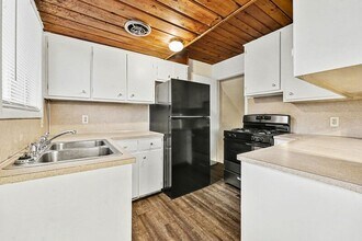 1300 Northfield Ave NE in Grand Rapids, MI - Building Photo - Building Photo