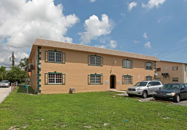 401 NW 43rd St in Oakland Park, FL - Building Photo - Building Photo