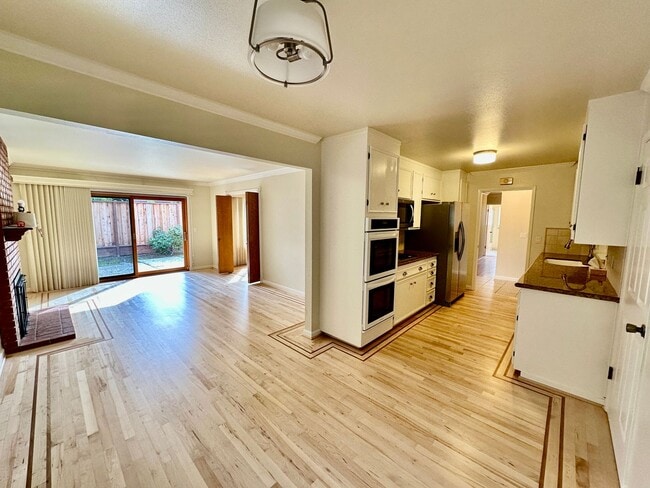 888 Forest Ridge Dr in San Jose, CA - Building Photo - Building Photo