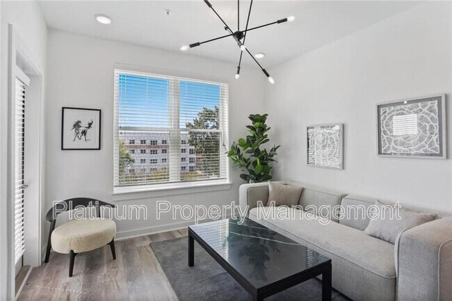 property at 525 Parkway Dr NE