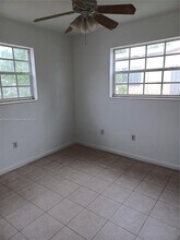 2330 Kingston Dr in Miramar, FL - Building Photo - Building Photo