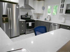 12 Allendale Rd in Old Saybrook, CT - Building Photo - Building Photo
