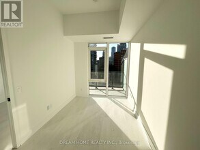 308 Jarvis St in Toronto, ON - Building Photo - Building Photo