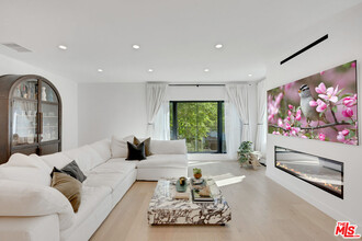 127 N La Peer Dr-Unit -127 in Beverly Hills, CA - Building Photo - Building Photo
