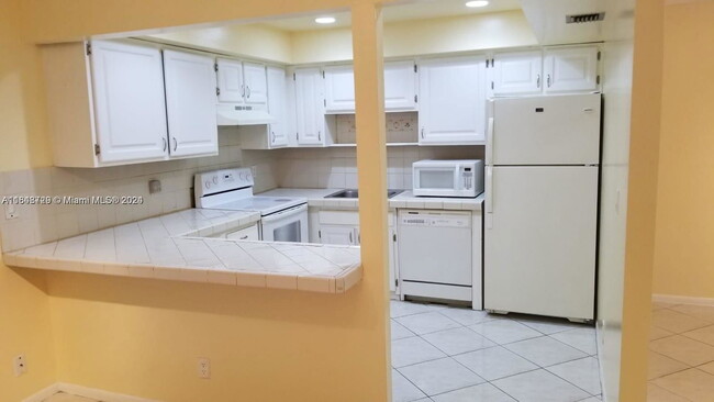 1307 Partridge Close in Pompano Beach, FL - Building Photo - Building Photo