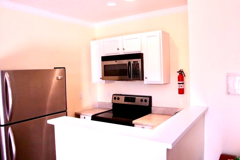 6361 Olmadison Ln in Atlanta, GA - Building Photo