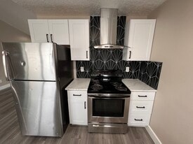 8232 SE Washington St, Unit 8232