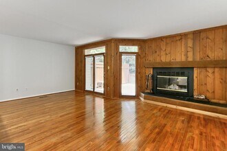 4021 Lake Glen Rd in Fairfax, VA - Building Photo - Building Photo