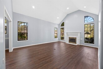 18227 Longmoor Dr in Houston, TX - Building Photo - Building Photo