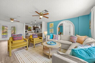 1319 Saddle Ct in Palm Harbor, FL - Building Photo - Building Photo