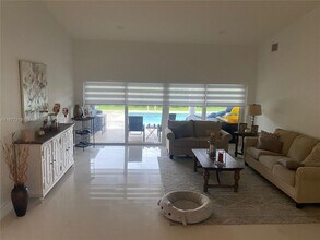 9203 SW 136th Terrace in Miami, FL - Building Photo - Building Photo