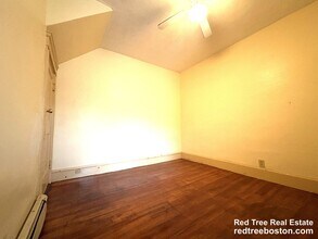 595 Fellsway W, Unit 1 in Medford, MA - Building Photo - Building Photo