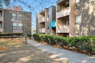 10 Shrewsbury Green Dr in Shrewsbury, MA - Building Photo - Building Photo