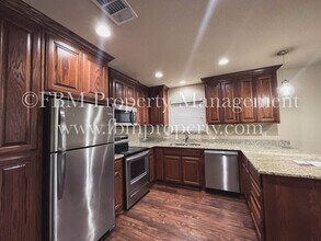 109 Casa Linda St in Ennis, TX - Building Photo - Building Photo