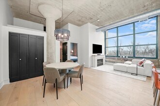 1800 W Roscoe St in Chicago, IL - Building Photo - Building Photo