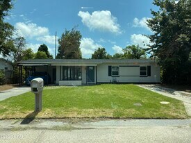 1606 Clay Ave in Panama City, FL - Building Photo