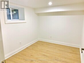 157 Huron St in Toronto, ON - Building Photo - Building Photo