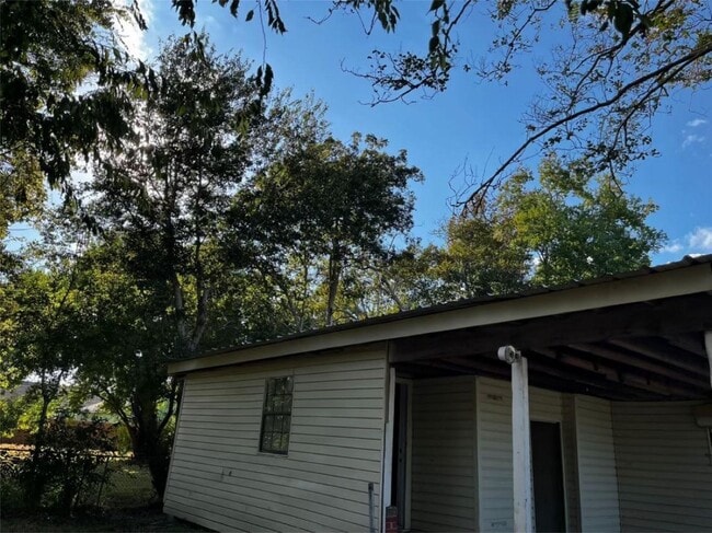 property at 1648 W Rev Dr Ransom Howard St