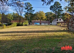 5817 Lochmoor Ave in Memphis, TN - Building Photo - Building Photo