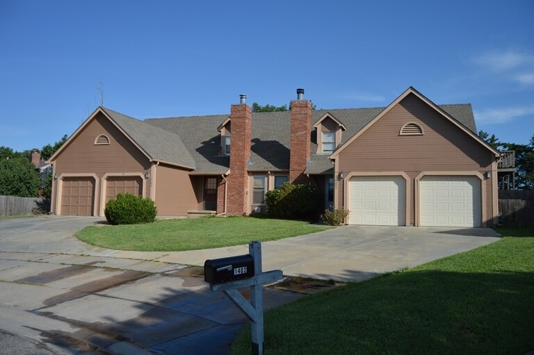 Goebel Duplexes in Wichita, KS - Foto de edificio