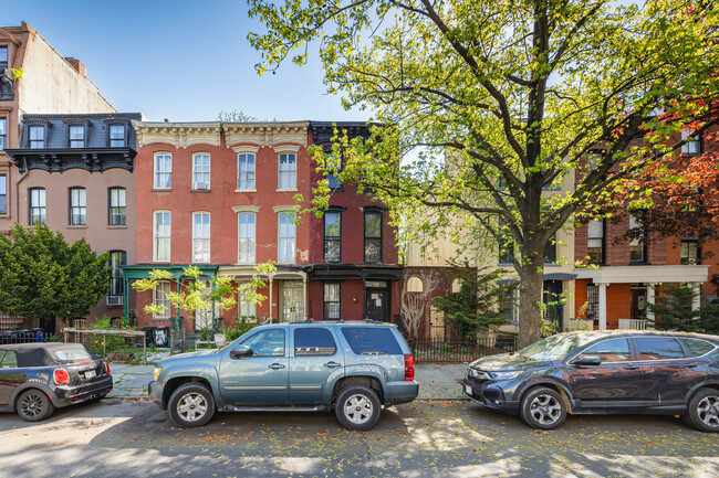 43-45 Cambridge Pl in Brooklyn, NY - Foto de edificio - Building Photo