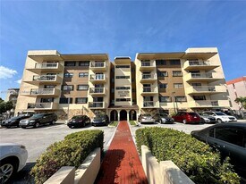 5249 NW 7th St in Miami, FL - Building Photo