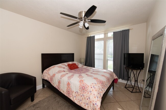 property at 1914 Lakeside Xing