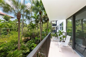 101 Ocean Ln Dr in Miami, FL - Building Photo - Building Photo