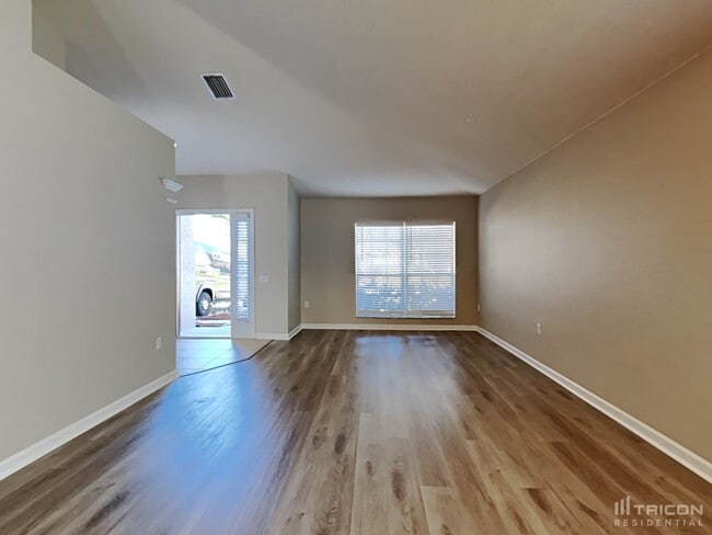 30342 Grymes Dr in Wesley Chapel, FL - Building Photo - Building Photo