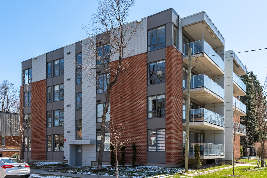 975 Marguerite-Bourgeoys Av in Québec, QC - Building Photo