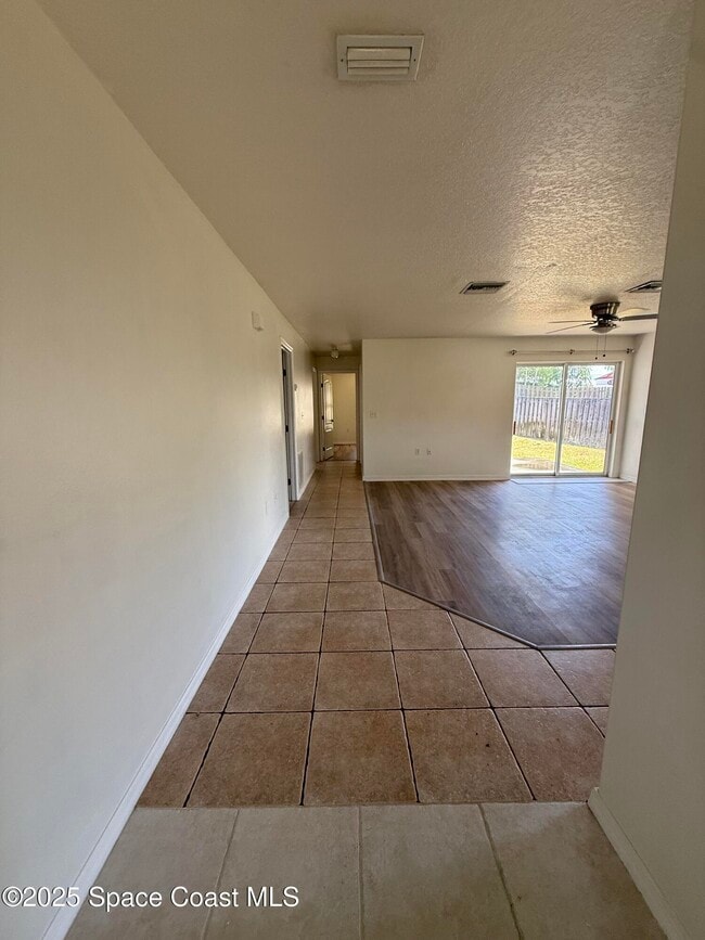 229 Broadview Dr in Cocoa, FL - Foto de edificio - Building Photo