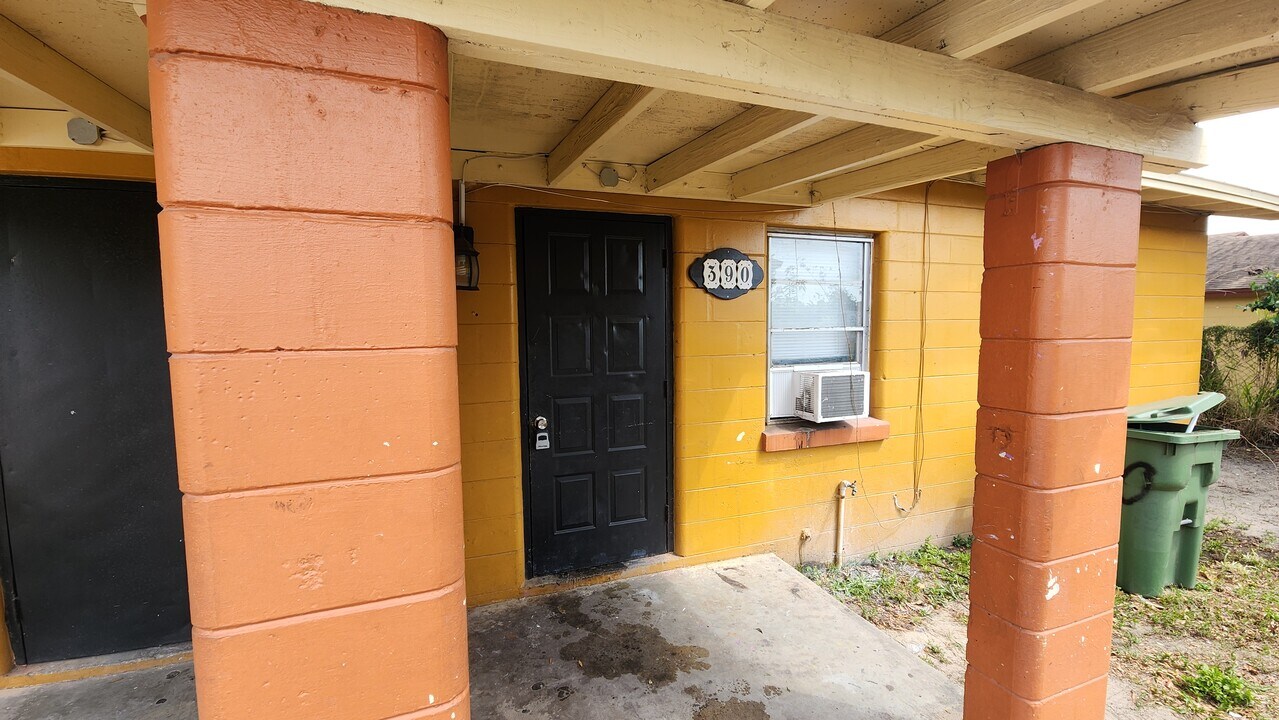 390 Quentin Avenue in Winter Haven, FL - Building Photo