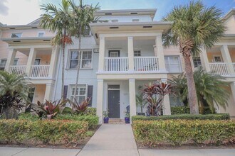 146 Aragon Way in Jupiter, FL - Building Photo - Building Photo