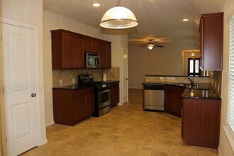 3043 Heather Grove Lane in Dickinson, TX - Building Photo - Building Photo