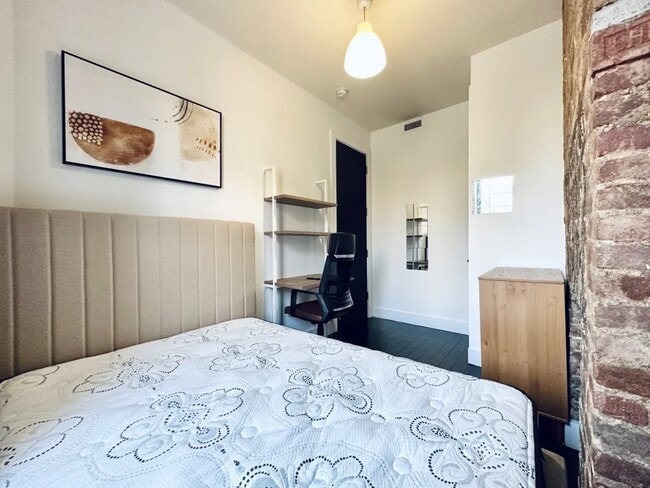 Furnished room/NOT APARTMENT in Brooklyn, NY - Building Photo - Building Photo