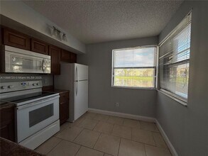 1071 Adams Ave in Homestead, FL - Building Photo - Building Photo