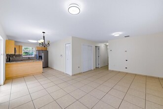 3072 NW 14th St in Miami, FL - Foto de edificio - Building Photo