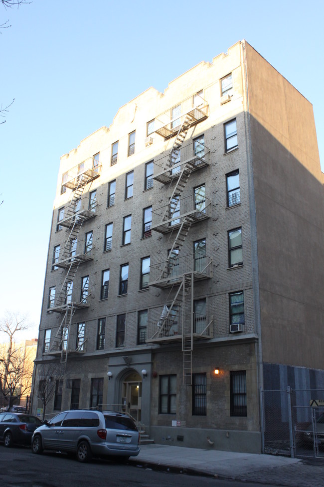 627 Wales Ave in Bronx, NY - Foto de edificio - Building Photo