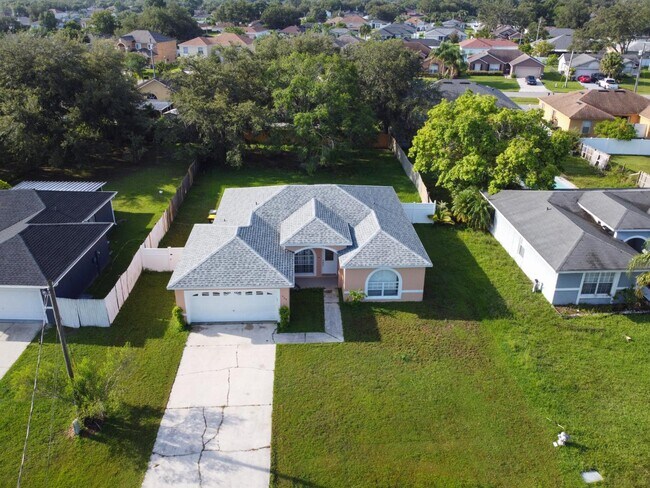 469 Dove Dr in Kissimmee, FL - Building Photo - Building Photo