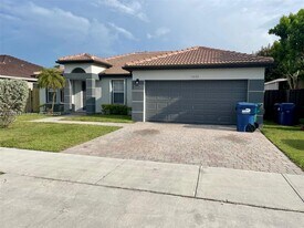 14232 SW 163rd St in Miami, FL - Building Photo