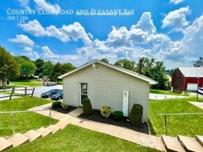 607 Country Club Rd in Red Lion, PA - Building Photo - Building Photo