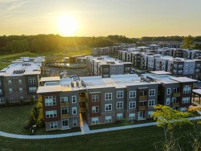 HQ Flats in Westerville, OH - Foto de edificio - Building Photo