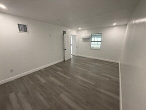 2331 Glenridge Dr, Unit Apartment in Spring Hill, FL - Foto de edificio - Building Photo